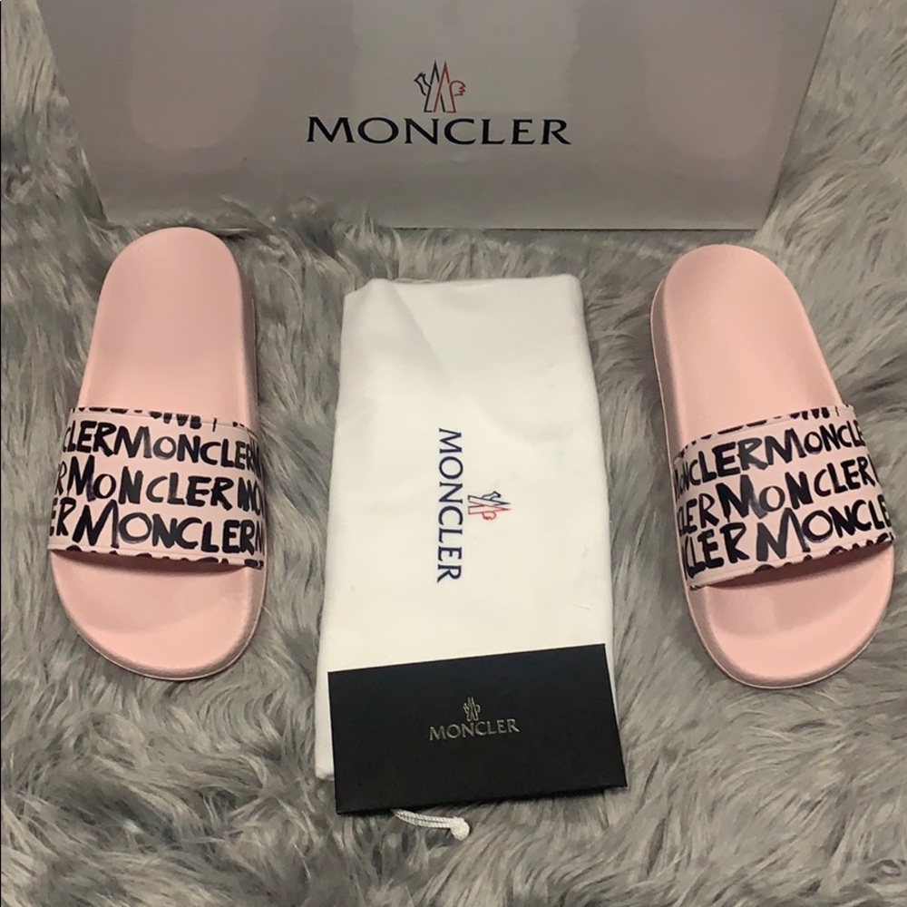 Moncler - Picture 1 of 6